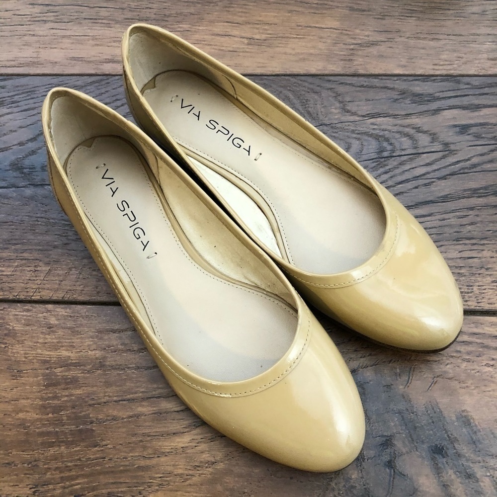 Via Spiga Beige Patent Flats -‎ Size 5